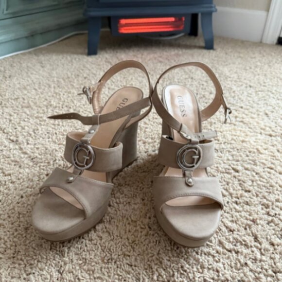 Guess Taupe Wedge Sandal Sz 11M - Picture 2 of 7